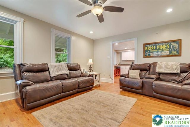 3585 Fairyland Road, Franklin Twp, PA 18235