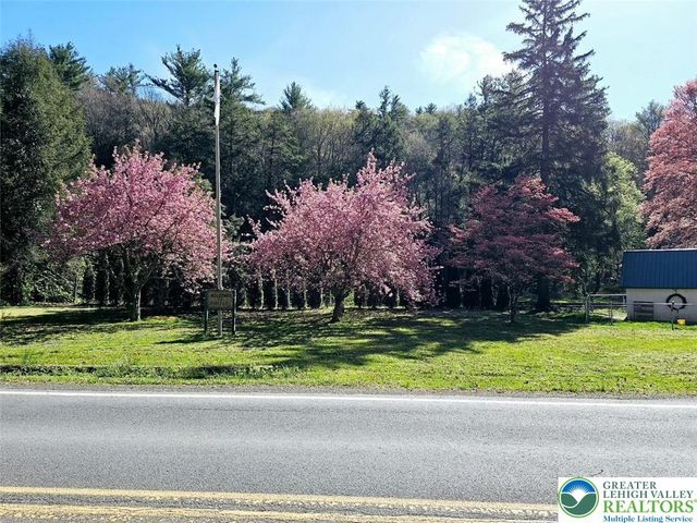 3585 Fairyland Road, Franklin Twp, PA 18235