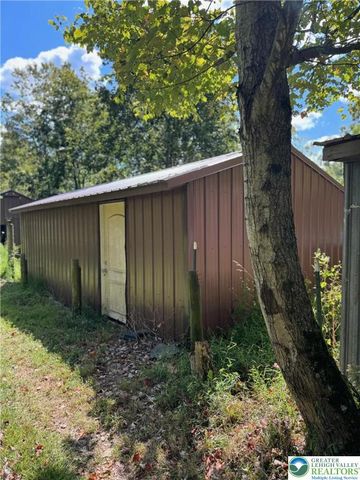 3585 Fairyland Road, Franklin Twp, PA 18235