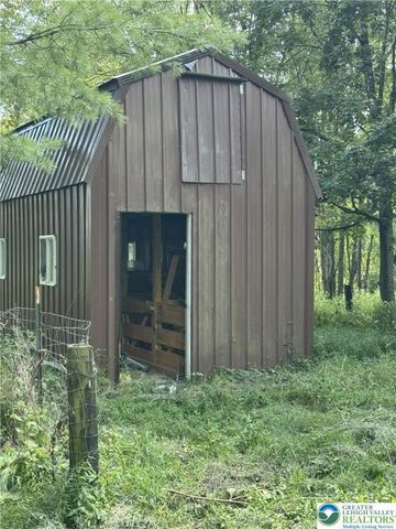 3585 Fairyland Road, Franklin Twp, PA 18235