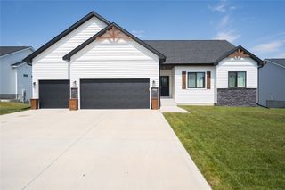 420 Wicker Drive, Huxley, IA 50124