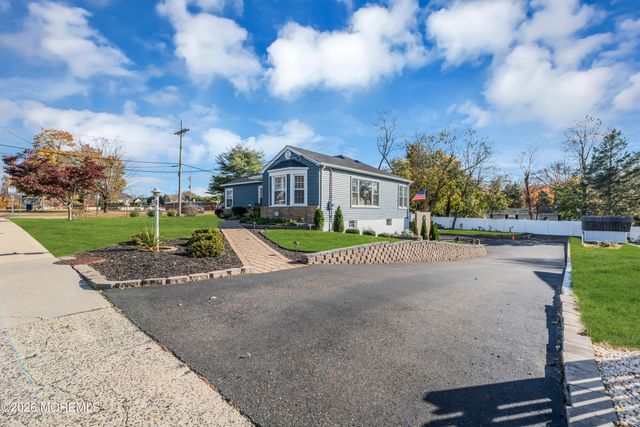 294 Leonardville Road, Belford, NJ 07718