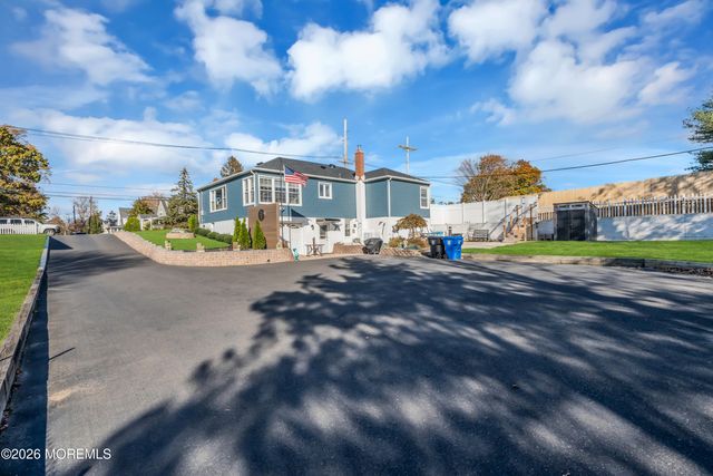 294 Leonardville Road, Belford, NJ 07718