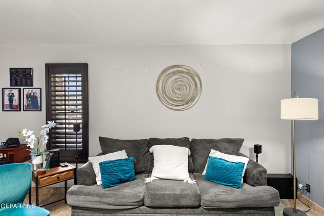 6201 ESCONDIDO Drive 7-C, El Paso, TX 79912