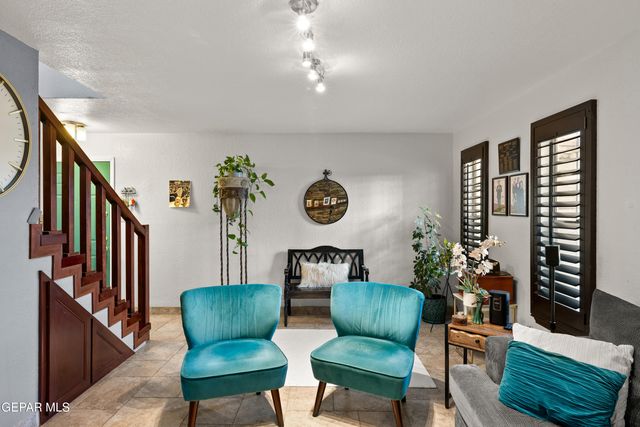 6201 ESCONDIDO Drive 7-C, El Paso, TX 79912