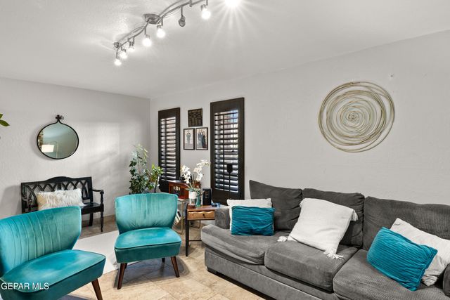 6201 ESCONDIDO Drive 7-C, El Paso, TX 79912