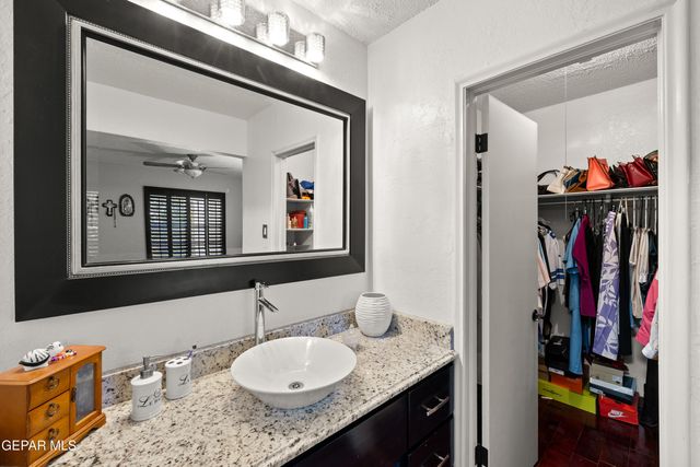 6201 ESCONDIDO Drive 7-C, El Paso, TX 79912