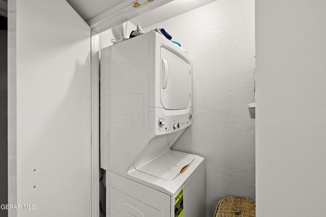 6201 ESCONDIDO Drive 7-C, El Paso, TX 79912