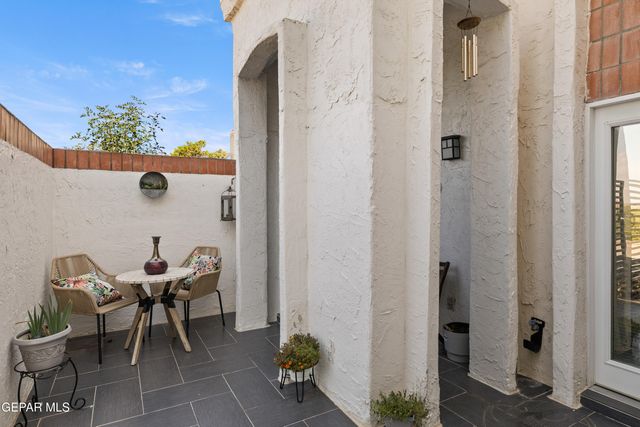 6201 ESCONDIDO Drive 7-C, El Paso, TX 79912