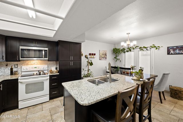 6201 ESCONDIDO Drive 7-C, El Paso, TX 79912