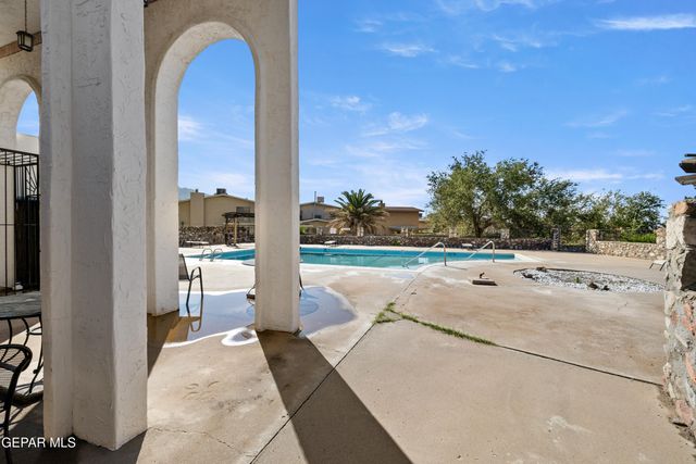 6201 ESCONDIDO Drive 7-C, El Paso, TX 79912