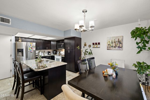 6201 ESCONDIDO Drive 7-C, El Paso, TX 79912