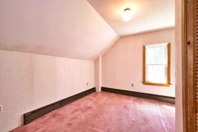 504 Russells Mills Rd, Dartmouth, MA 02748