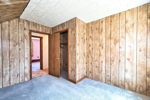 504 Russells Mills Rd, Dartmouth, MA 02748