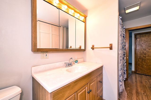 504 Russells Mills Rd, Dartmouth, MA 02748