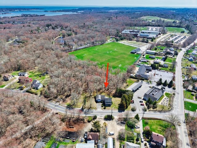 504 Russells Mills Rd, Dartmouth, MA 02748