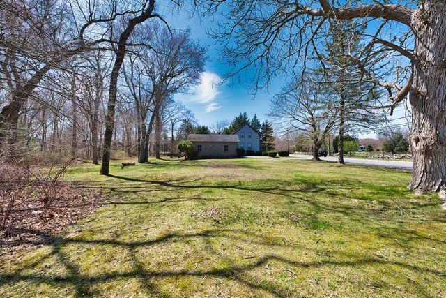 504 Russells Mills Rd, Dartmouth, MA 02748
