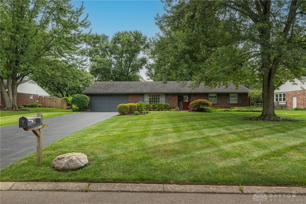 636 Hyde Park Drive, Washington Twp, OH 45429