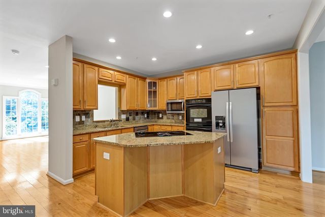 8906 LEE MANOR DR, Ellicott City, MD 21043
