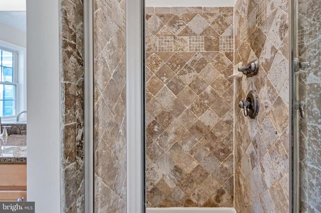 8906 LEE MANOR DR, Ellicott City, MD 21043