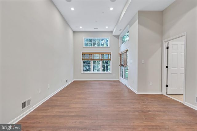 8906 LEE MANOR DR, Ellicott City, MD 21043
