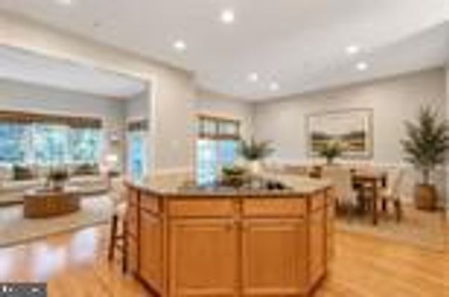 8906 LEE MANOR DR, Ellicott City, MD 21043