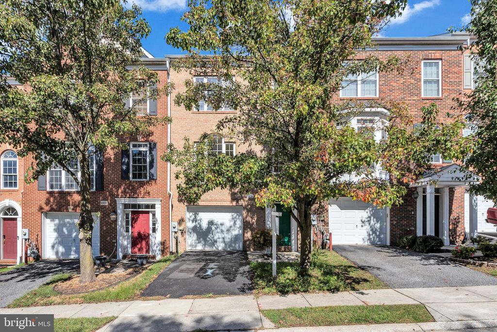 8906 LEE MANOR DR, Ellicott City, MD 21043
