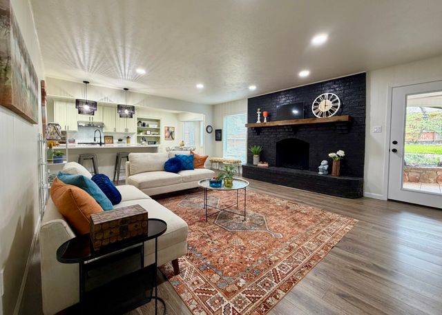 3609 Country Club Road, Arlington, TX 76013