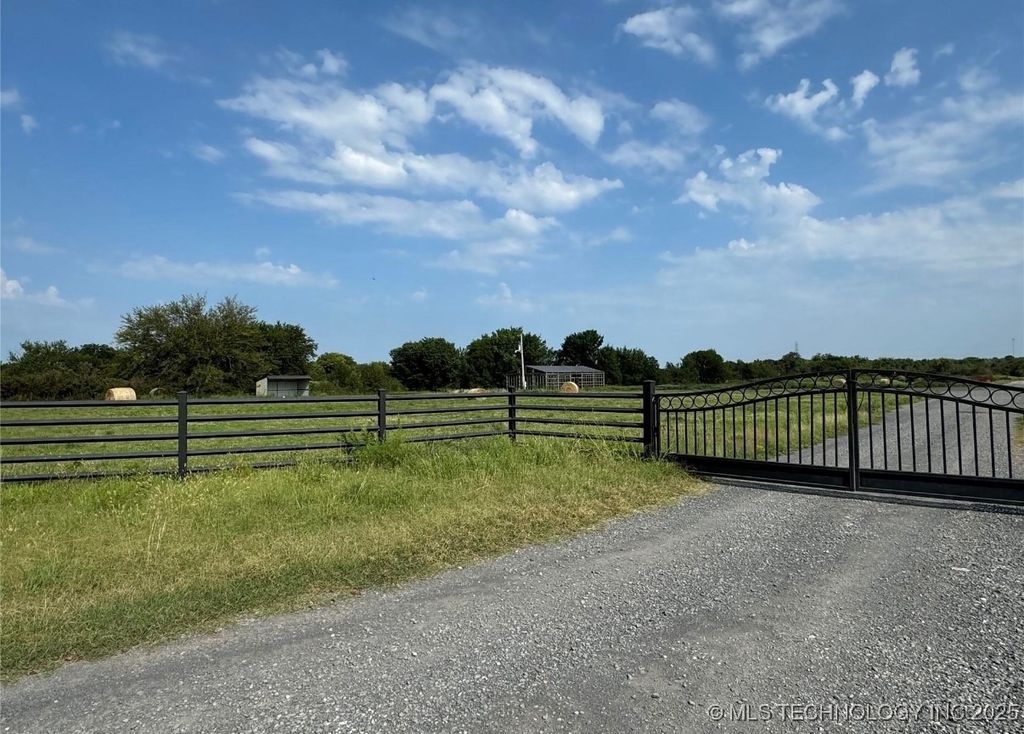 5282 E 53rd Street S, Muskogee, OK 74403