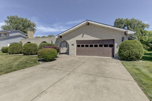 9617 White Oak Avenue, Munster, IN 46321