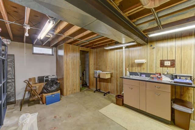 9617 White Oak Avenue, Munster, IN 46321