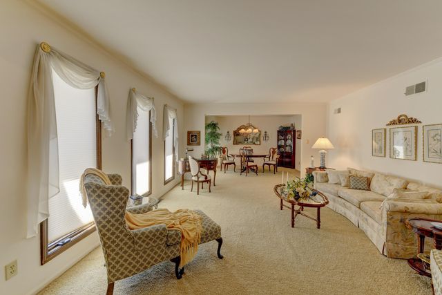 9617 White Oak Avenue, Munster, IN 46321
