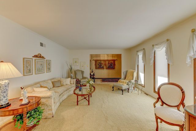 9617 White Oak Avenue, Munster, IN 46321