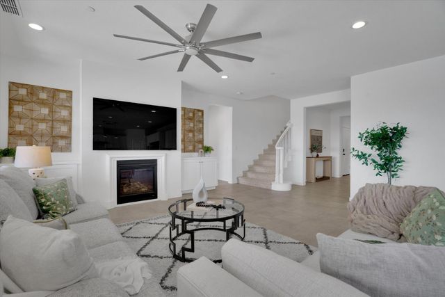 17562 Graceada Ln, Lathrop, CA 95330