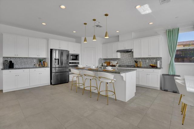 17562 Graceada Ln, Lathrop, CA 95330