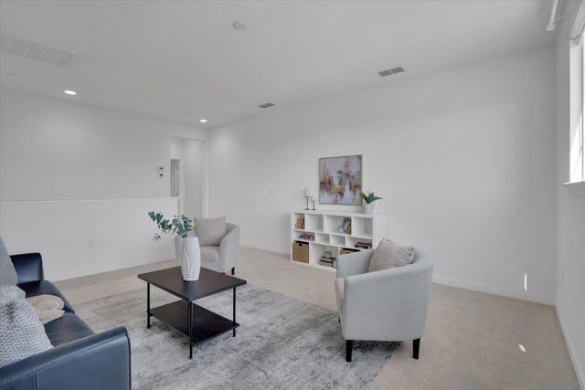 17562 Graceada Ln, Lathrop, CA 95330