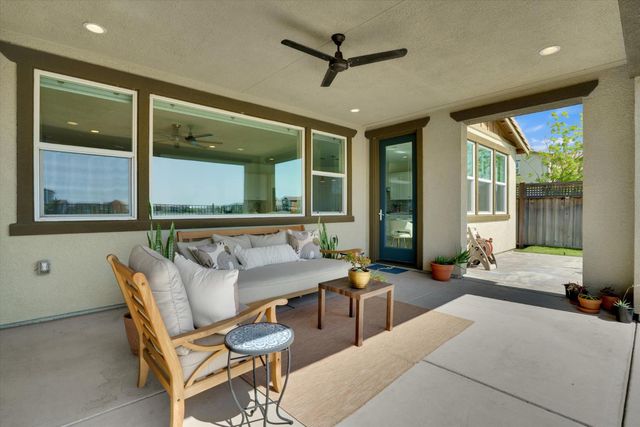 17562 Graceada Ln, Lathrop, CA 95330