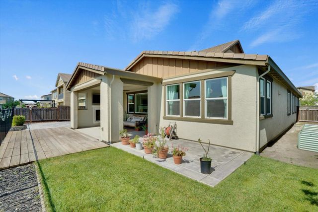17562 Graceada Ln, Lathrop, CA 95330