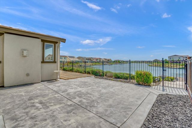 17562 Graceada Ln, Lathrop, CA 95330
