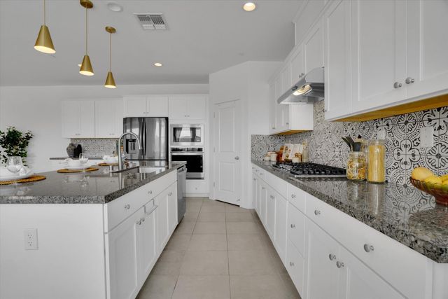 17562 Graceada Ln, Lathrop, CA 95330
