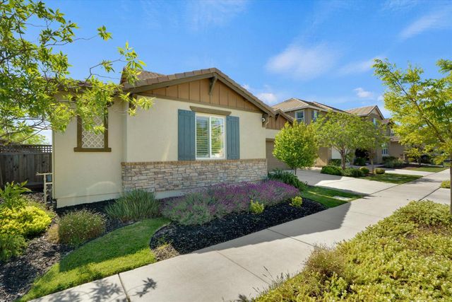 17562 Graceada Ln, Lathrop, CA 95330
