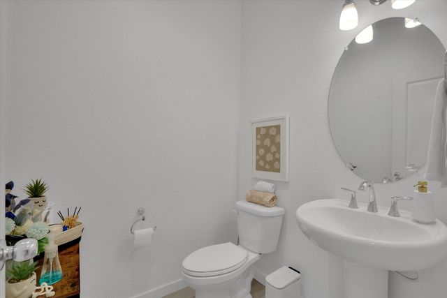 17562 Graceada Ln, Lathrop, CA 95330