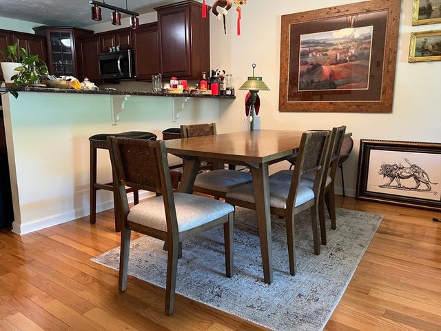 9 Daniel Dr, Oxford, MA 01537