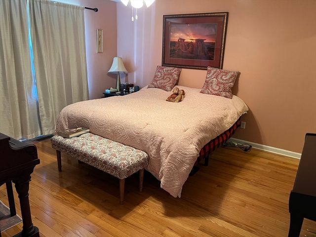 9 Daniel Dr, Oxford, MA 01537