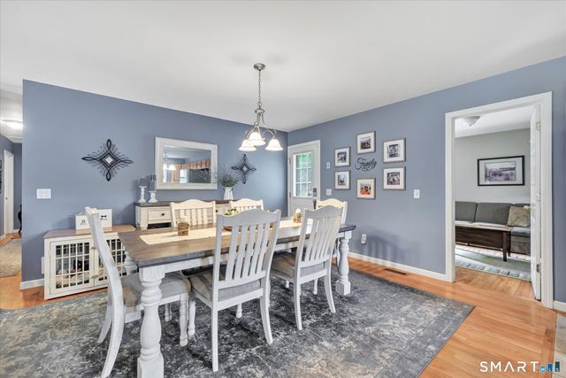 2 Gracie Lane, Ansonia, CT 06401