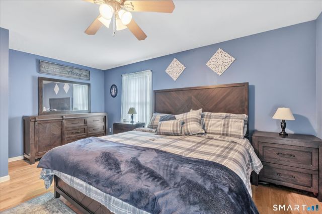 2 Gracie Lane, Ansonia, CT 06401