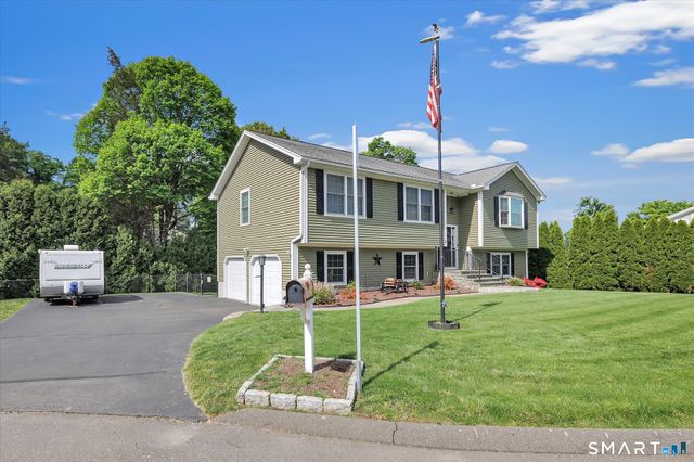 2 Gracie Lane, Ansonia, CT 06401