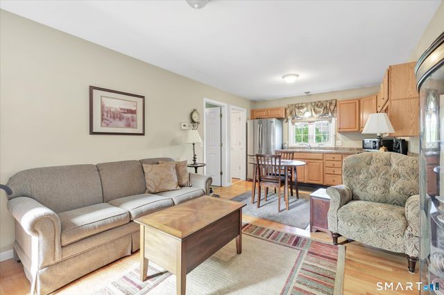 2 Gracie Lane, Ansonia, CT 06401