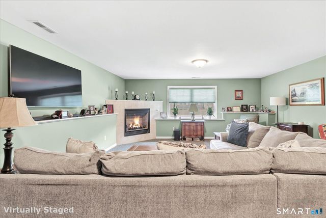 2 Gracie Lane, Ansonia, CT 06401