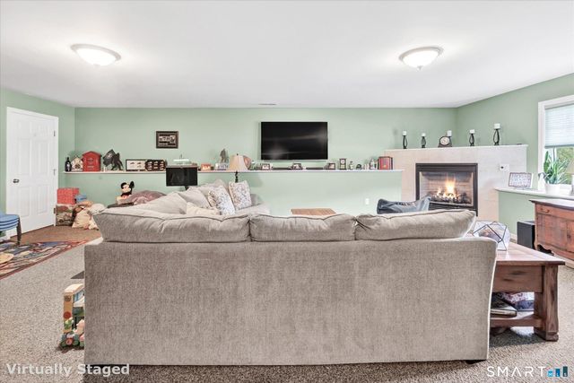 2 Gracie Lane, Ansonia, CT 06401